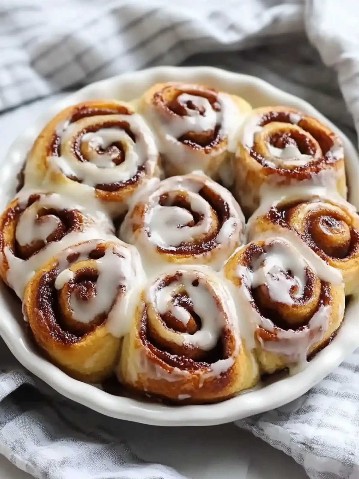 Ultimate Cinnamon Rolls That Will Wow Your Family Tonight 4 Cinnamon Rolls
